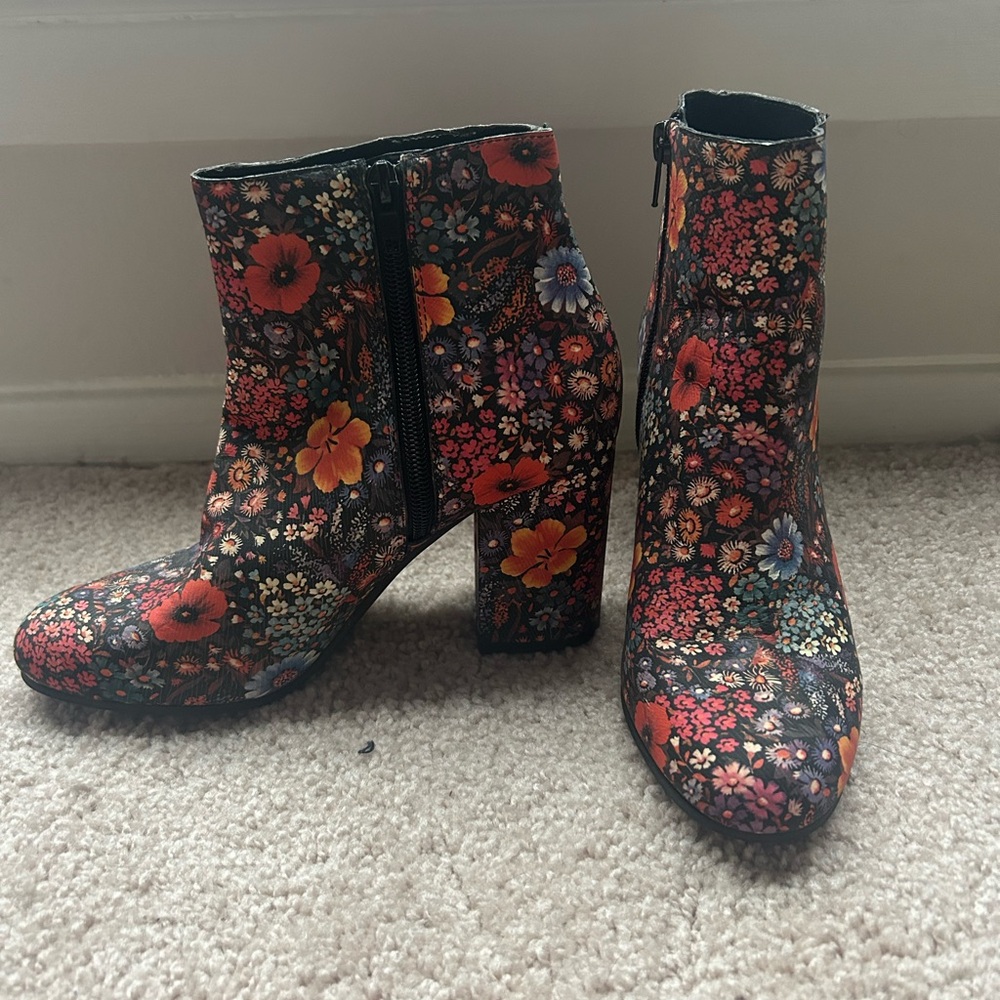Lucky Brand Floral Booties